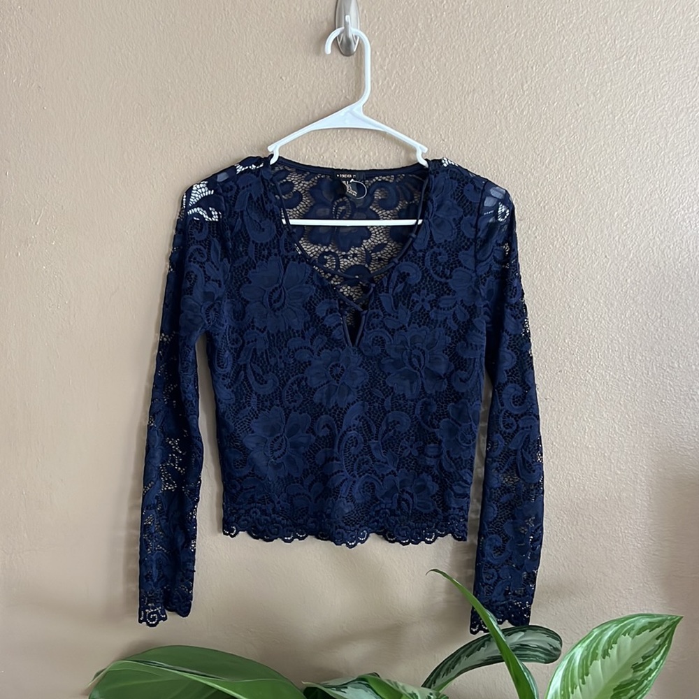 Forever 21 Navy Blue Lace material size small blouse